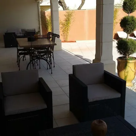 Le Clos D'uzes - Bed & Breakfast 3*