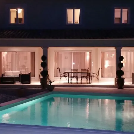 Le Clos D'uzes - 3* Uzes